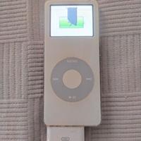 Apple iPod 2 GB danneggiato 
