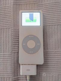Apple iPod 2 GB danneggiato 