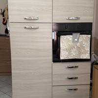 cucina tavolo e sedie 