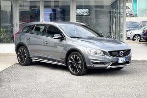 Volvo V60 Cross Country 2.0 Diesel 150CV Auto E6 -