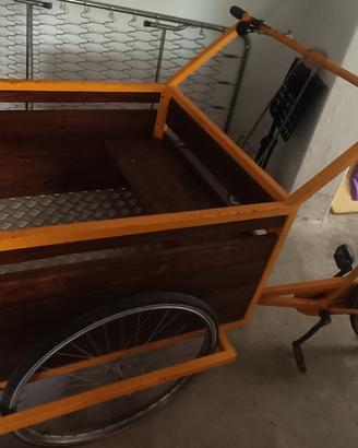 Cargo bike con cassone anteriore