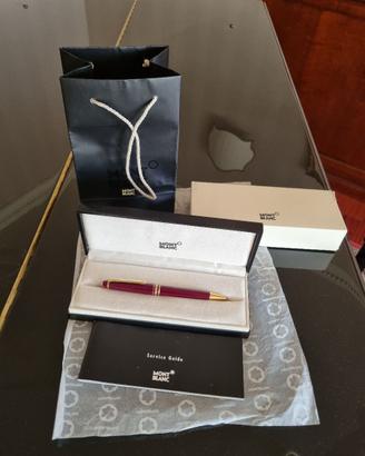 Montblanc bordeaux e scatola bianca, da 580 a 259€
