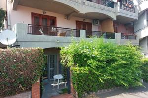 Capomulini:2v+giardinetto in residence con piscina