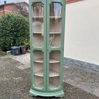 Vetrina angolare laccata verde