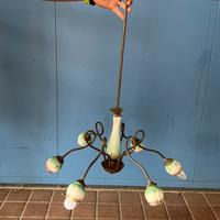 Lampadario in ferro battuto e ceramica