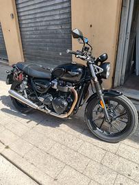 moto Triumph street twin