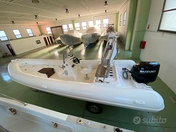 Gommone mariner 690+suzuki df115 33ore