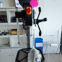Trapano a colonna con capacità di foratura 32 mm