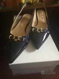 Sandali bassi in vernice blu