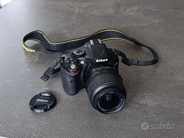 Nikon D5200 + obiettivo 18-55mm – revisionata