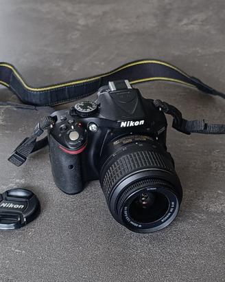 Nikon D5200 + obiettivo 18-55mm – revisionata