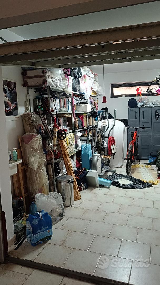 Comodo Box-Garage in Catanzaro Lido