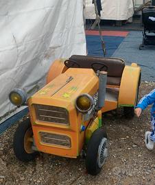 mini trattore in vetroresina 