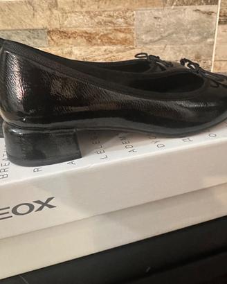 Ballerine Geox in pelle, taglia 38, nere – nuove