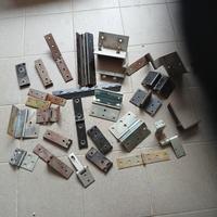 Cerniere particolari.