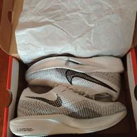 Scarpe sportive da corsa nike Nuove mai usate,