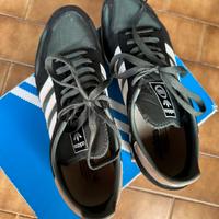 Scarpe Adidas numero 44 2/3