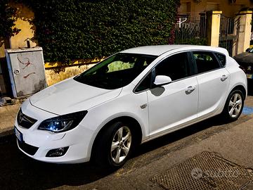 Opel Astra cosmo 2.0 cdti