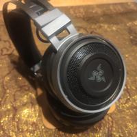 Cuffie da Gaming vibranti Razer Nari Ultimate.