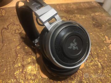 Cuffie da Gaming vibranti Razer Nari Ultimate.