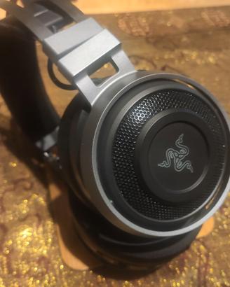 Cuffie da Gaming vibranti Razer Nari Ultimate.