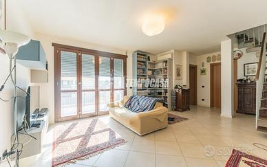 Quadrilocale con terrazzo, Via Leonardo da Vinci,