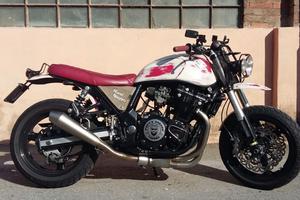 Suzuki gsx inazuma 750