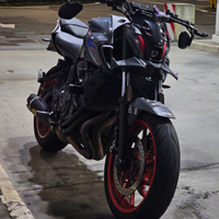 Moto naked mt 07