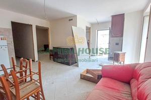 S2 Trilocale da ristrutturare in palazzetto