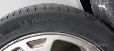 gomme piu cerchi in lega da 17 pollici  Audi.  