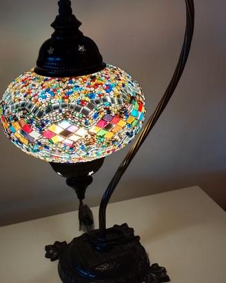 lampada da tavolo multicolore