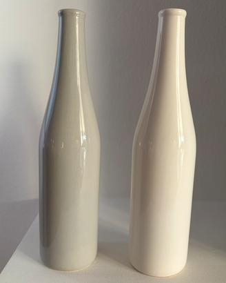 Coppia vasi decorativi in ceramica bianca e grigia