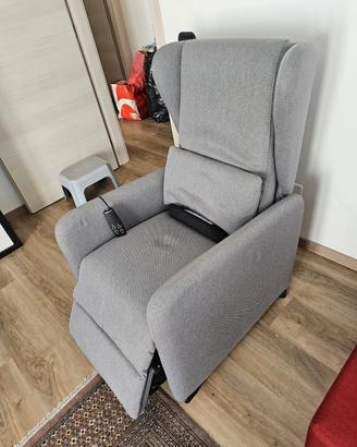 poltrona relax alzapersone elettrica