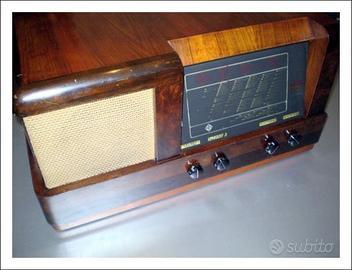 Radio a valvole Telefunken 568 del 1938