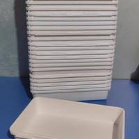 Contenitori grandi bianchi impilabili