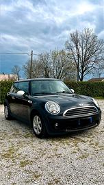 Mini one r56 1.4 16v Neopatentati