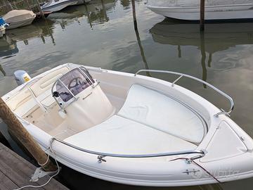 Ranieri Shark 17 motore fuoribordo HONDA BF 40