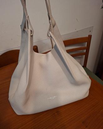 Borsa firmata e numerata