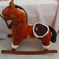 Cavallo A Dondolo Con Carota Magnetica Marrone 
