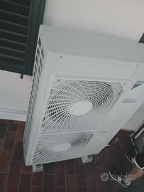 Unità esterna oer climatizzatore