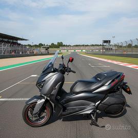 Yamaha XMAX 300