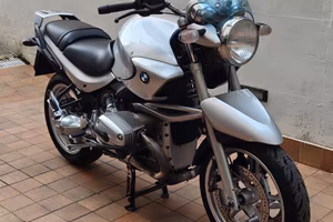 BMW R1150R con CRS e targa oro ASi 