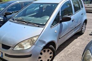 Colt MItsubishi anno 2006