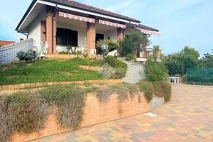 VILLA SINGOLA A POIRINO