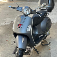Vespa Piaggio 300 GTS Super