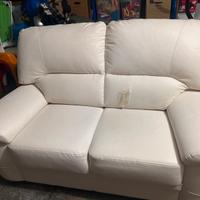 divano bianco da due posti