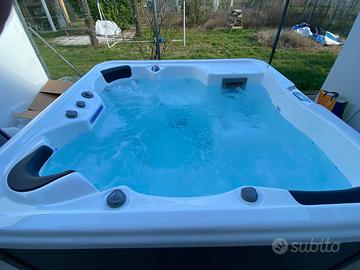 Mini piscina idromasaggio