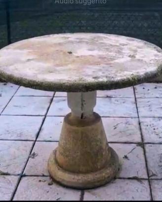 Tavolo da esterno in cemento