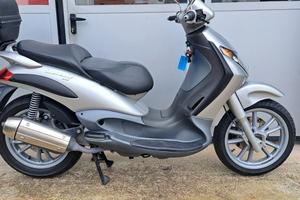 Piaggio Beverly 200