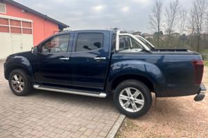 Isuzu D-Max 1.9 Crew Cab 4WD Automatico – pochi km